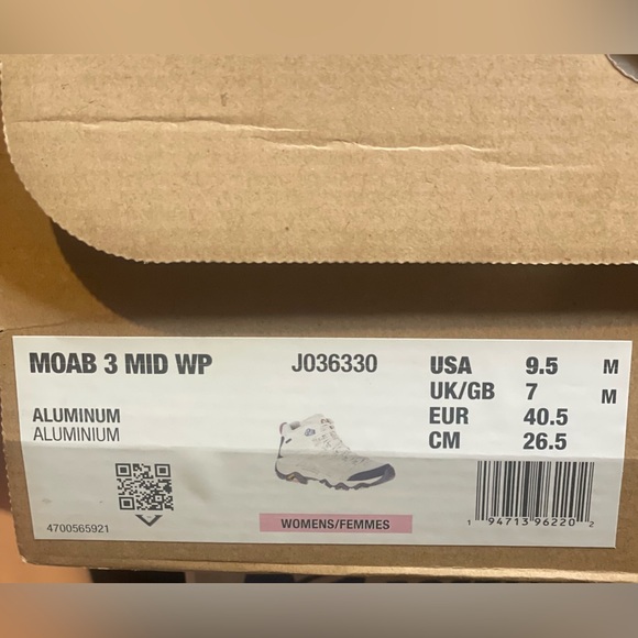 Merrell Women's Moab 3 Mid Waterproof Hiking Boot, size 9.5 - Picture 11 of 11